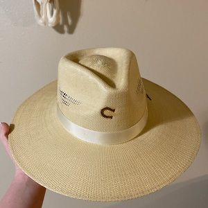 Charlie One Horse Straw